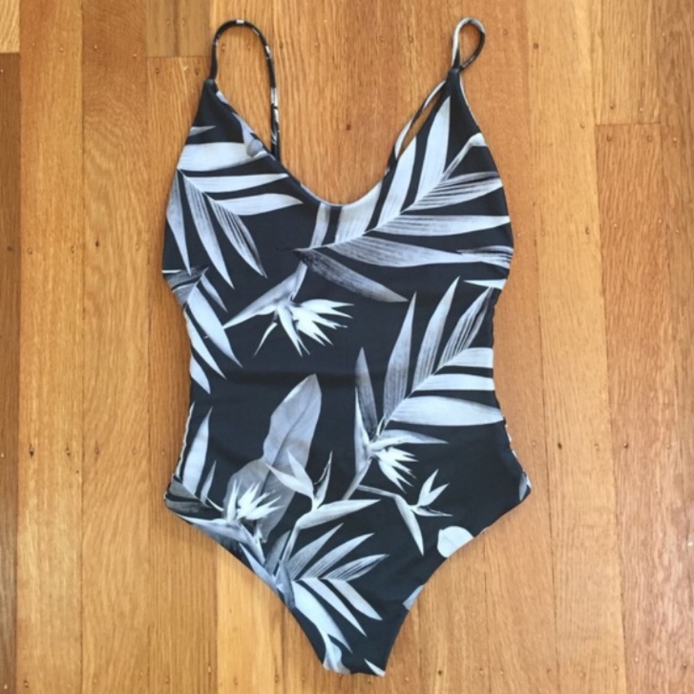 Stone fox swim one piece