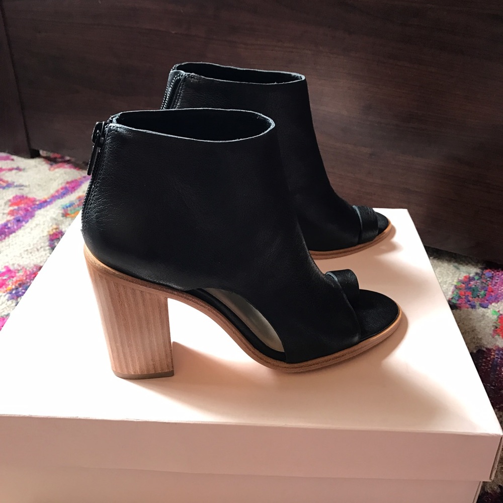 Loeffler Randall Gigi Bootie Size 6