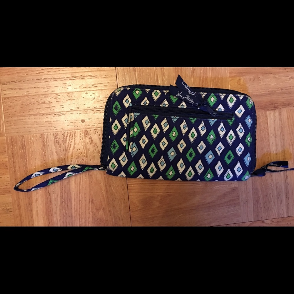 Vera Bradley front zip Wristlet .