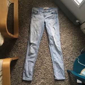 Hollister light wash ripped jeans- size 7R