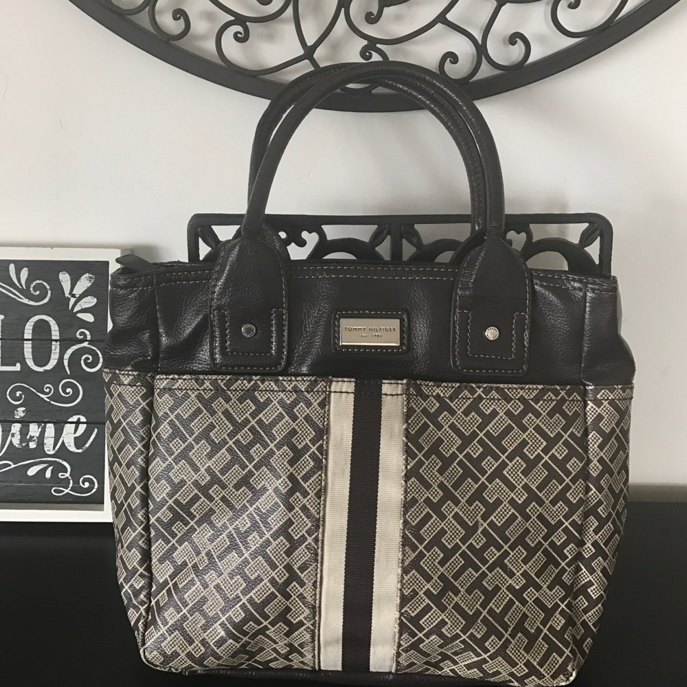 Beautiful Tommy Hilfiger Bag.