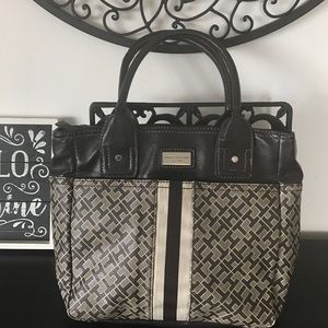 Beautiful Tommy Hilfiger Bag.
