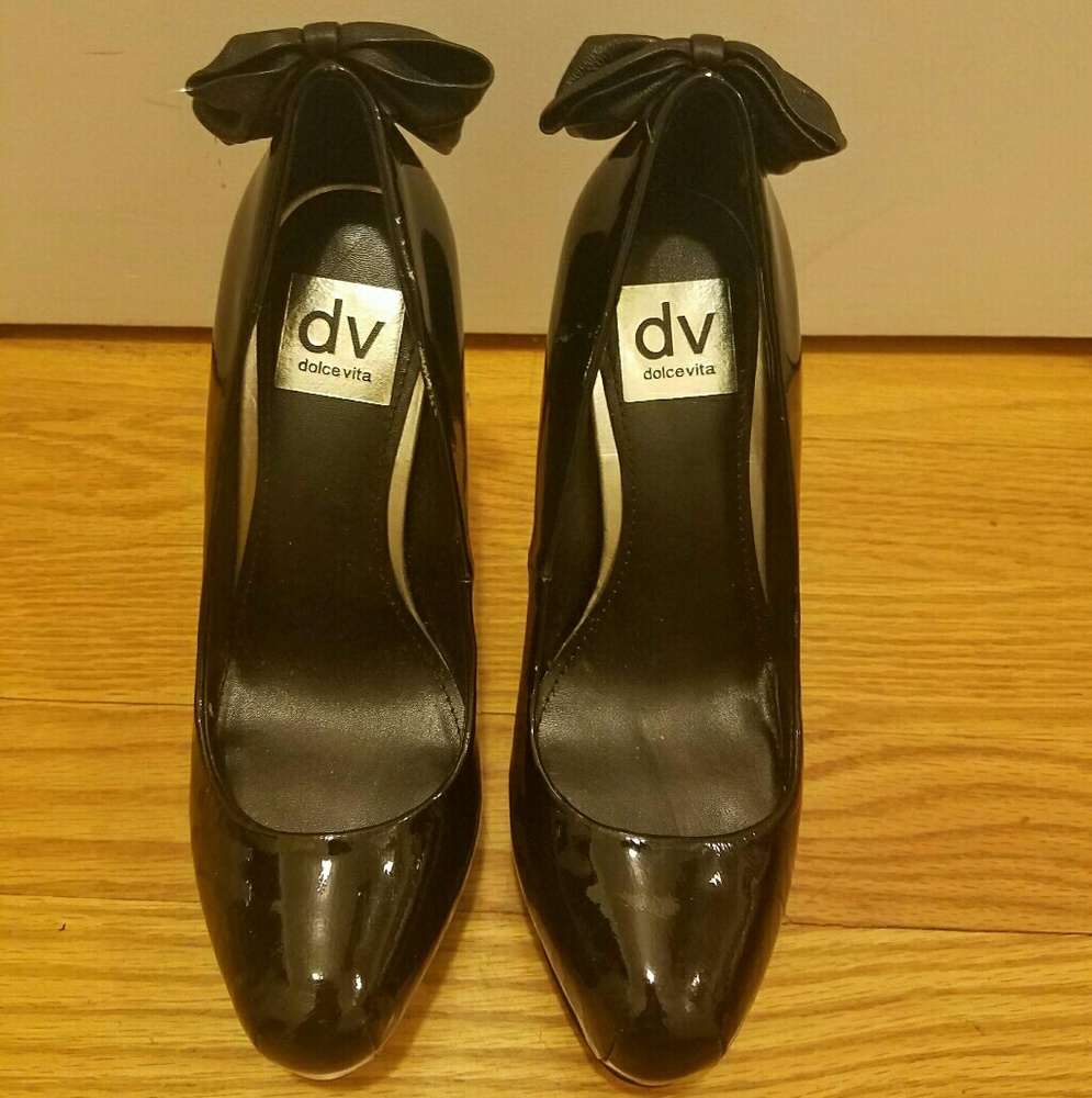 New Dolce Vita Black Leather Pumps