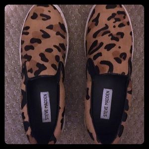 Leopard print Steve Madden slip on shoes 6.5