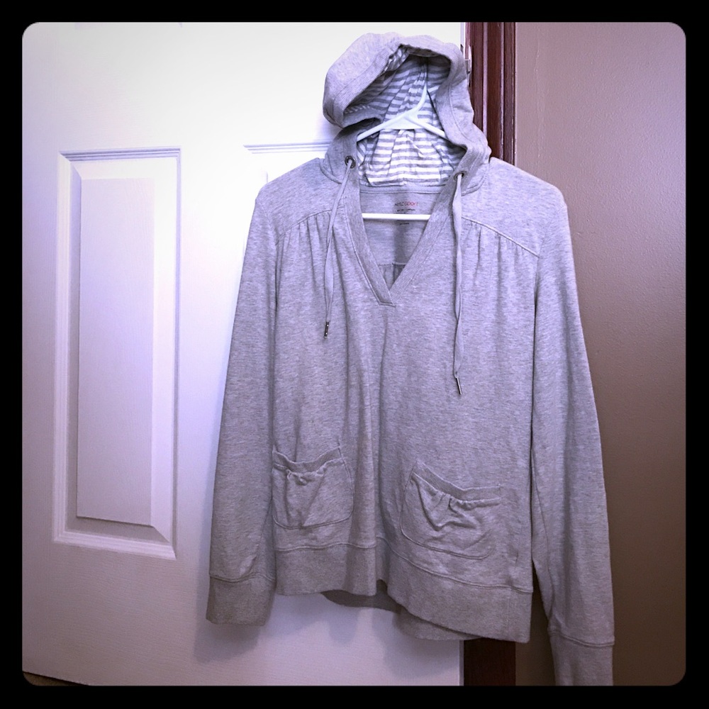 New York & Company pull over