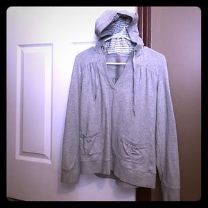 New York & Company pull over