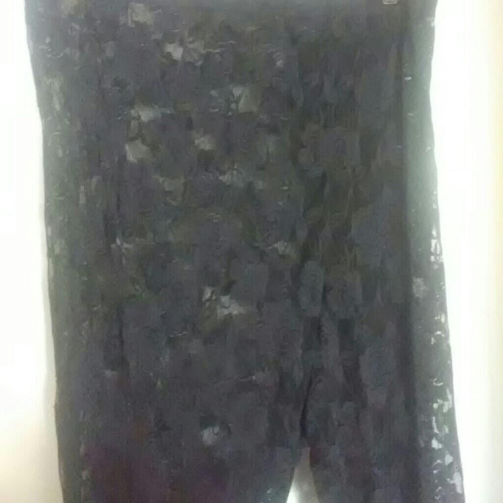 Lace capri Leggings, New without Tag