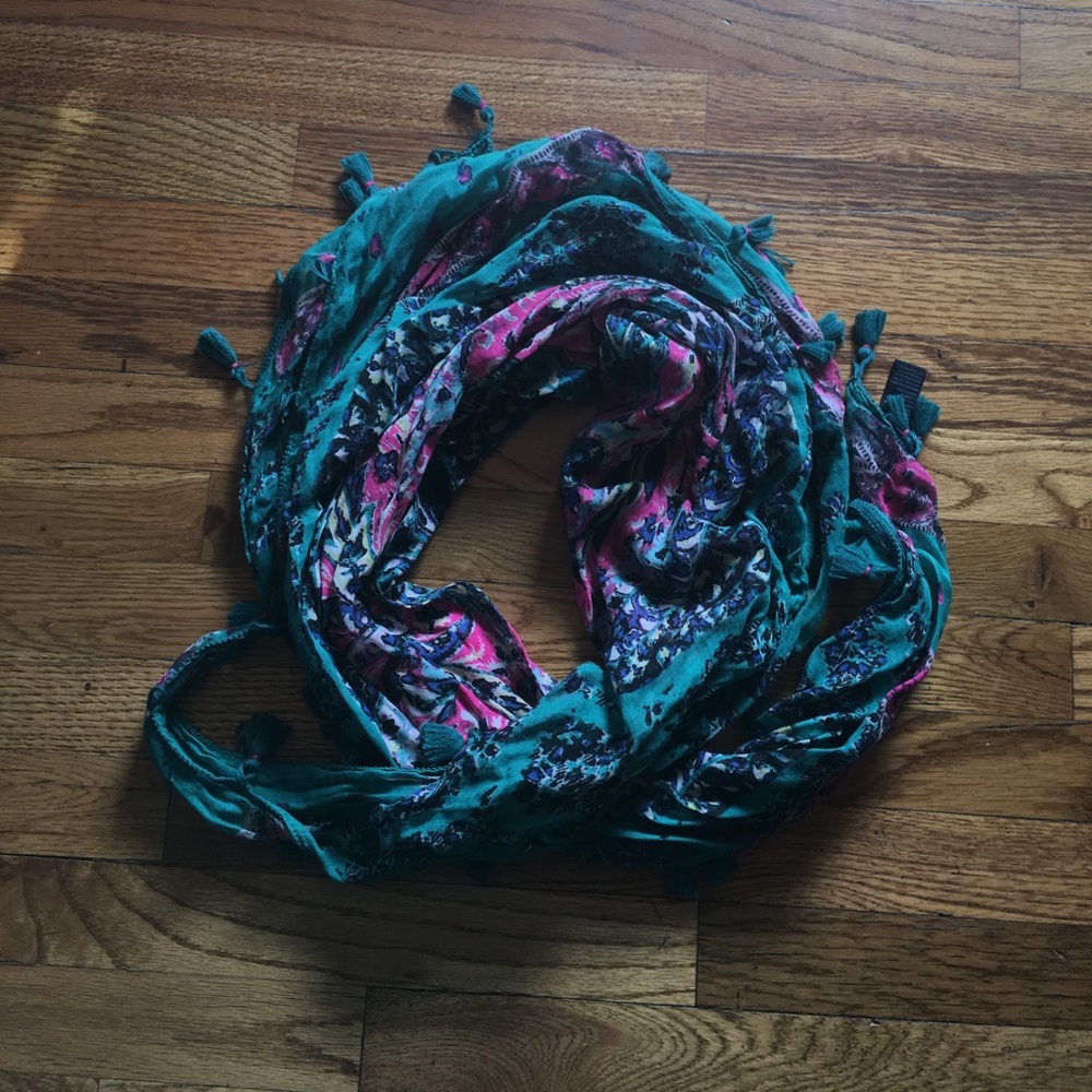 Colorful American Eagle scarf
