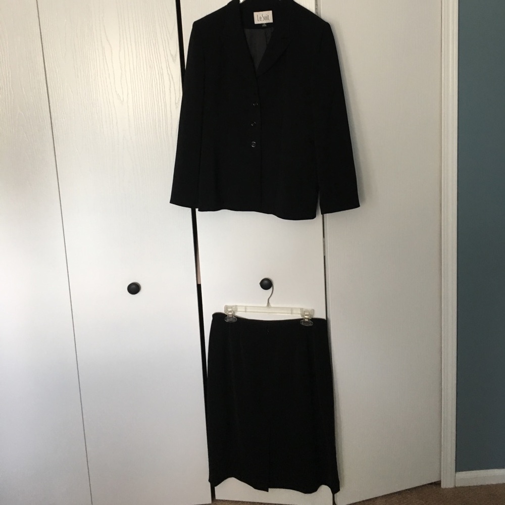 Le Suit Black Suit