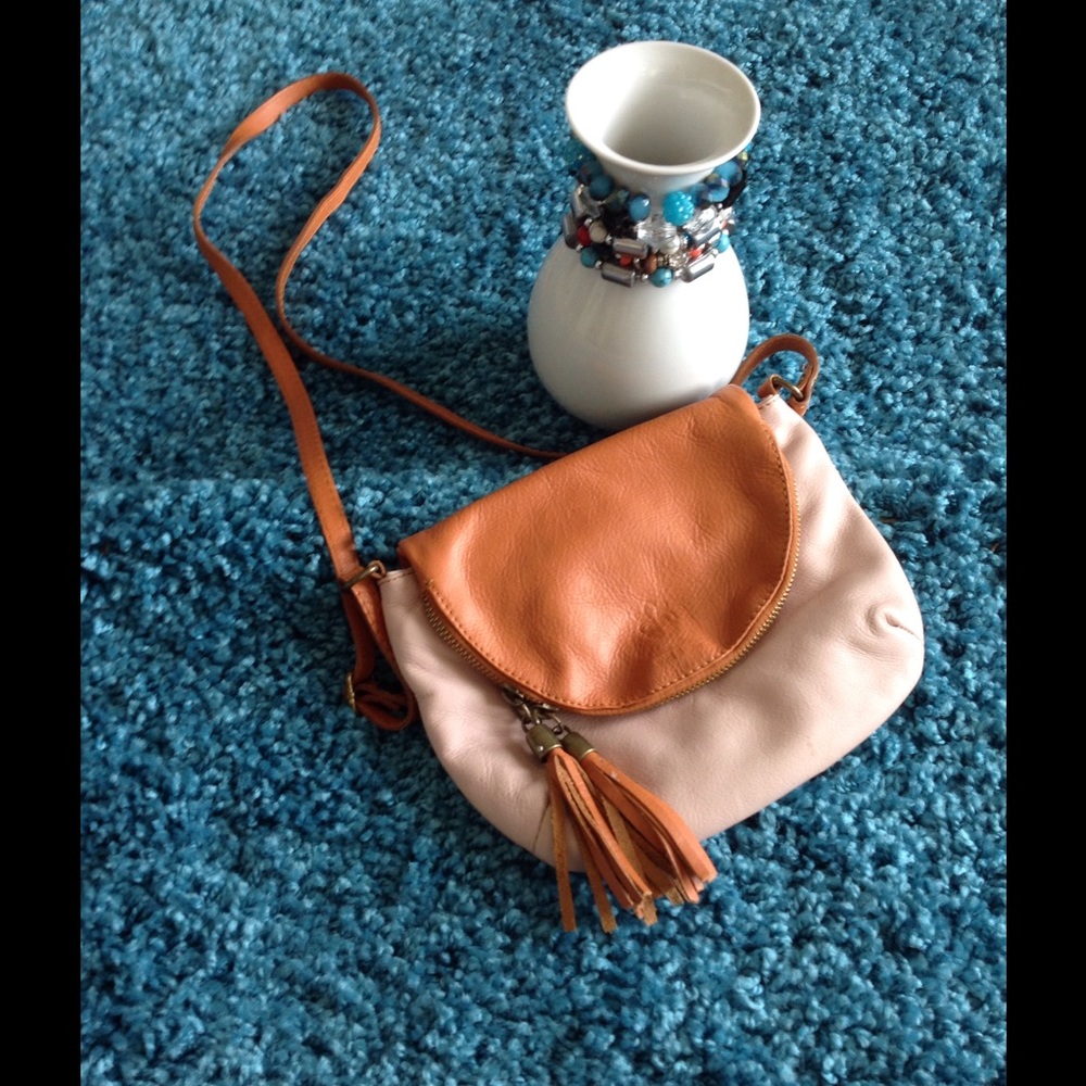 ❌SOLD❌Cute Genuine Leather Crossbody⭐️⭐️