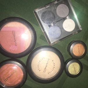 MAC bundle