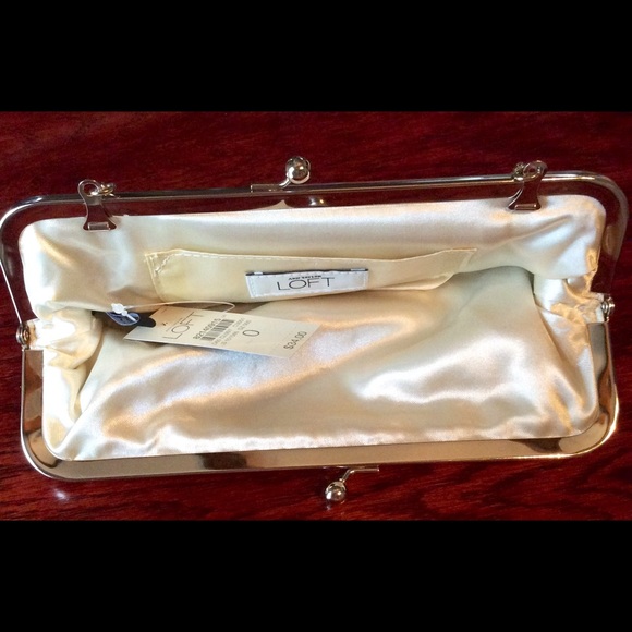 HP-Ann Taylor gold sequin clutch New - Picture 2 of 2