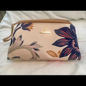 Makeup / cosmetic or toiletry bag