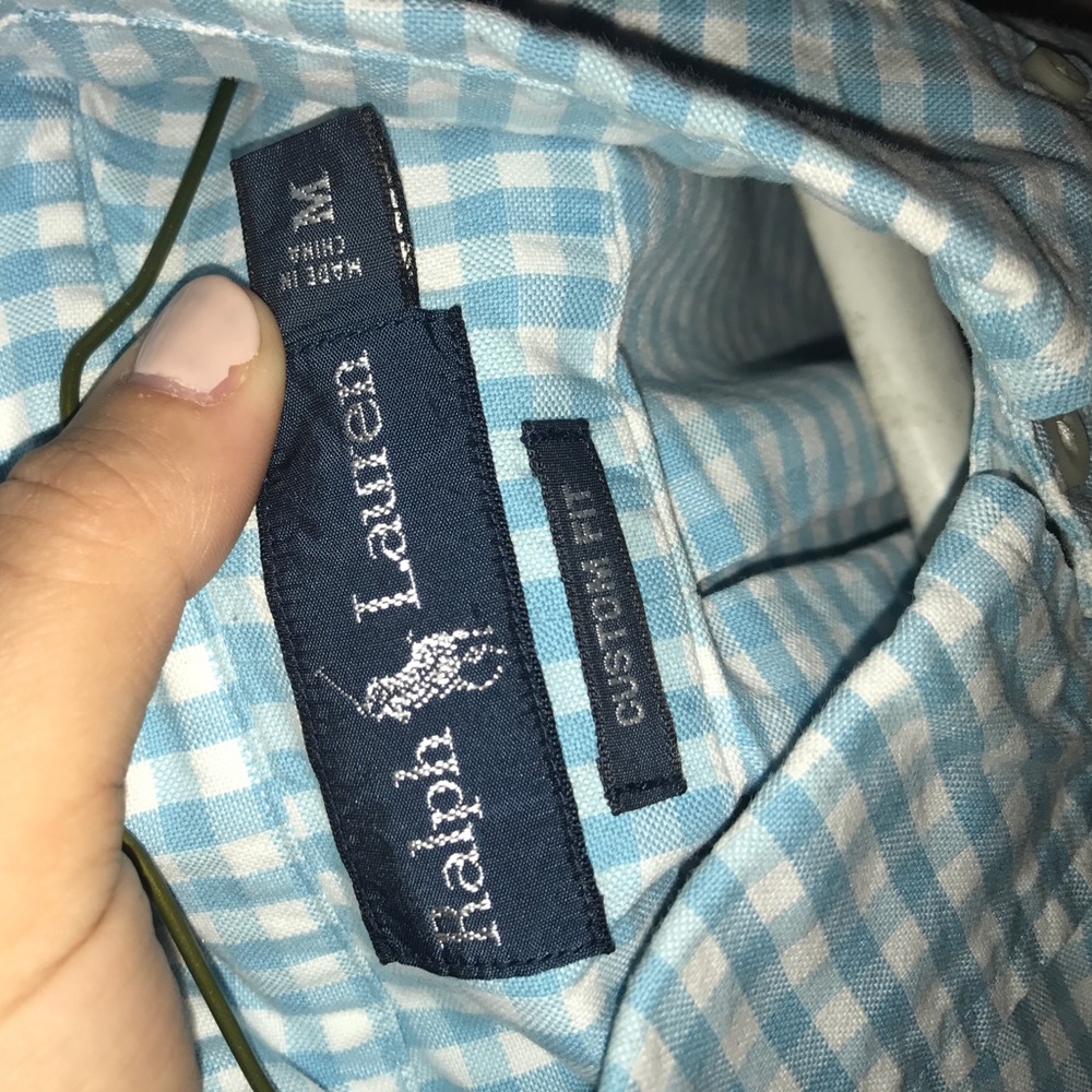 Button down - Picture 3 of 4