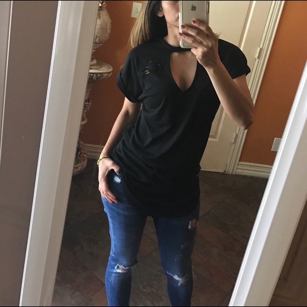 LAST▪️❤️Black short sleeve cut out top❤️ - Picture 2 of 4