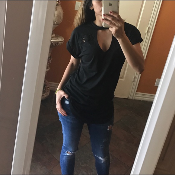 LAST▪️❤️Black short sleeve cut out top❤️ - Picture 2 of 4