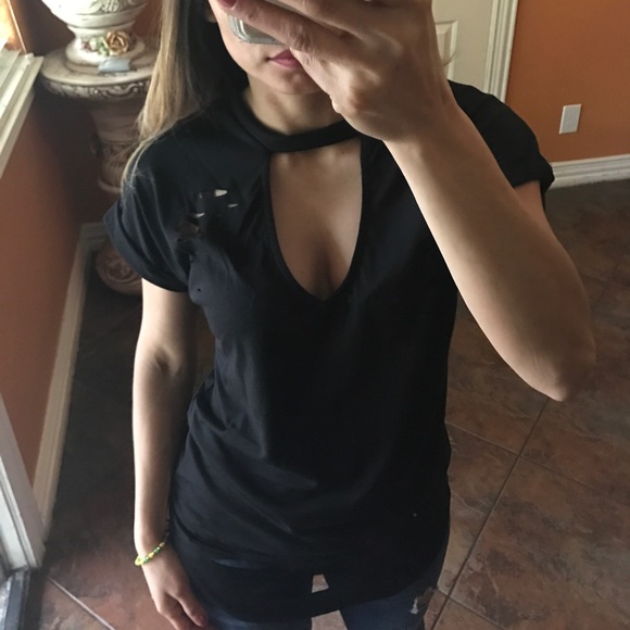 LAST▪️❤️Black short sleeve cut out top❤️ - Picture 3 of 4