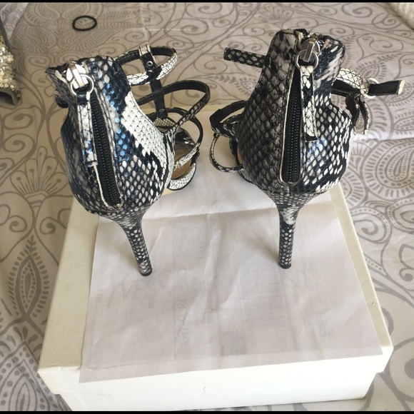 Snake Skin Print Sandals - Picture 4 of 4