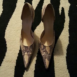 Aldo snakeskin cut out pumps