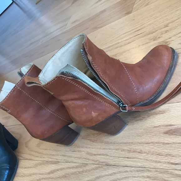 Acne pistol boot in natural - Picture 2 of 7