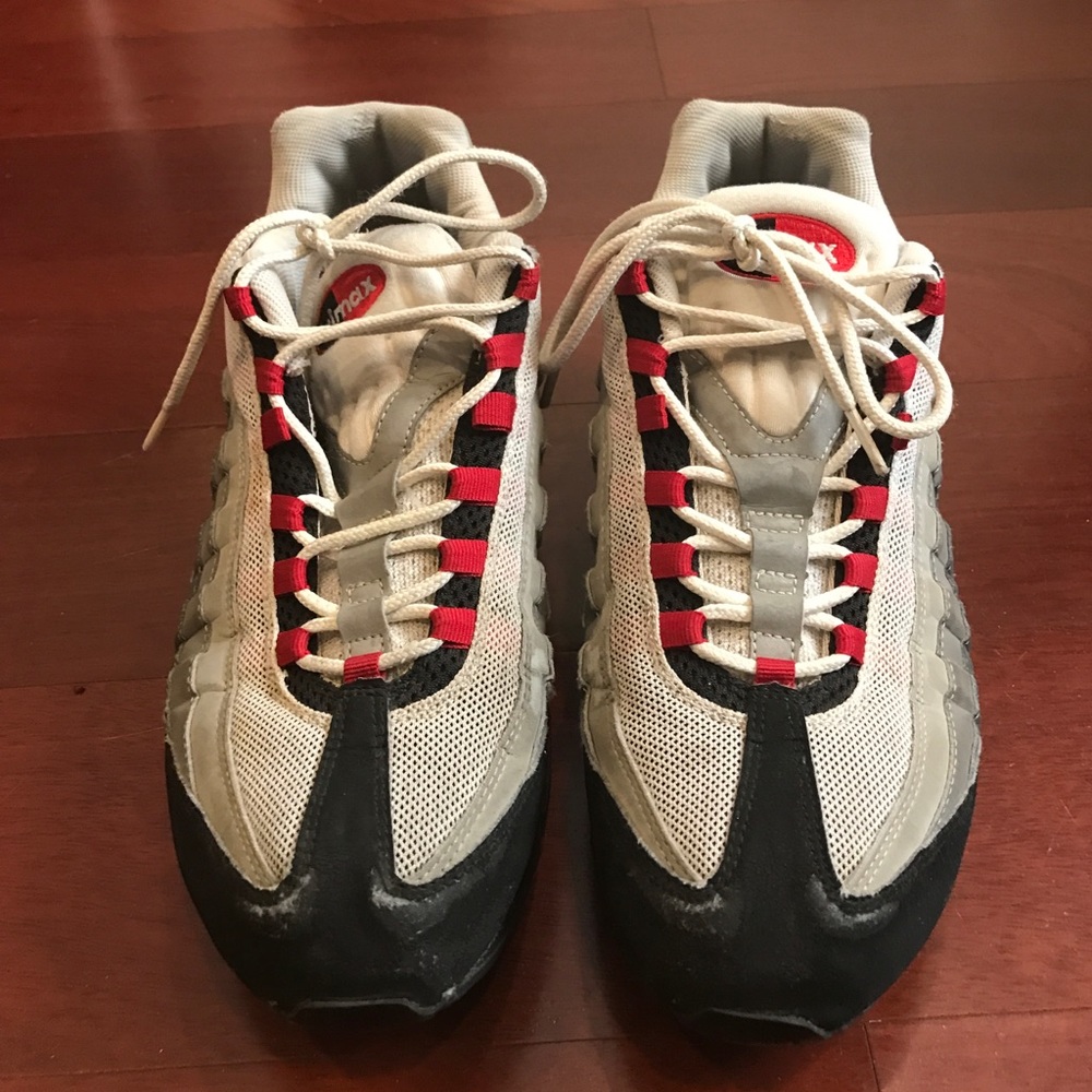 Black And Red Air Maxx 95. Fair Condition!!!