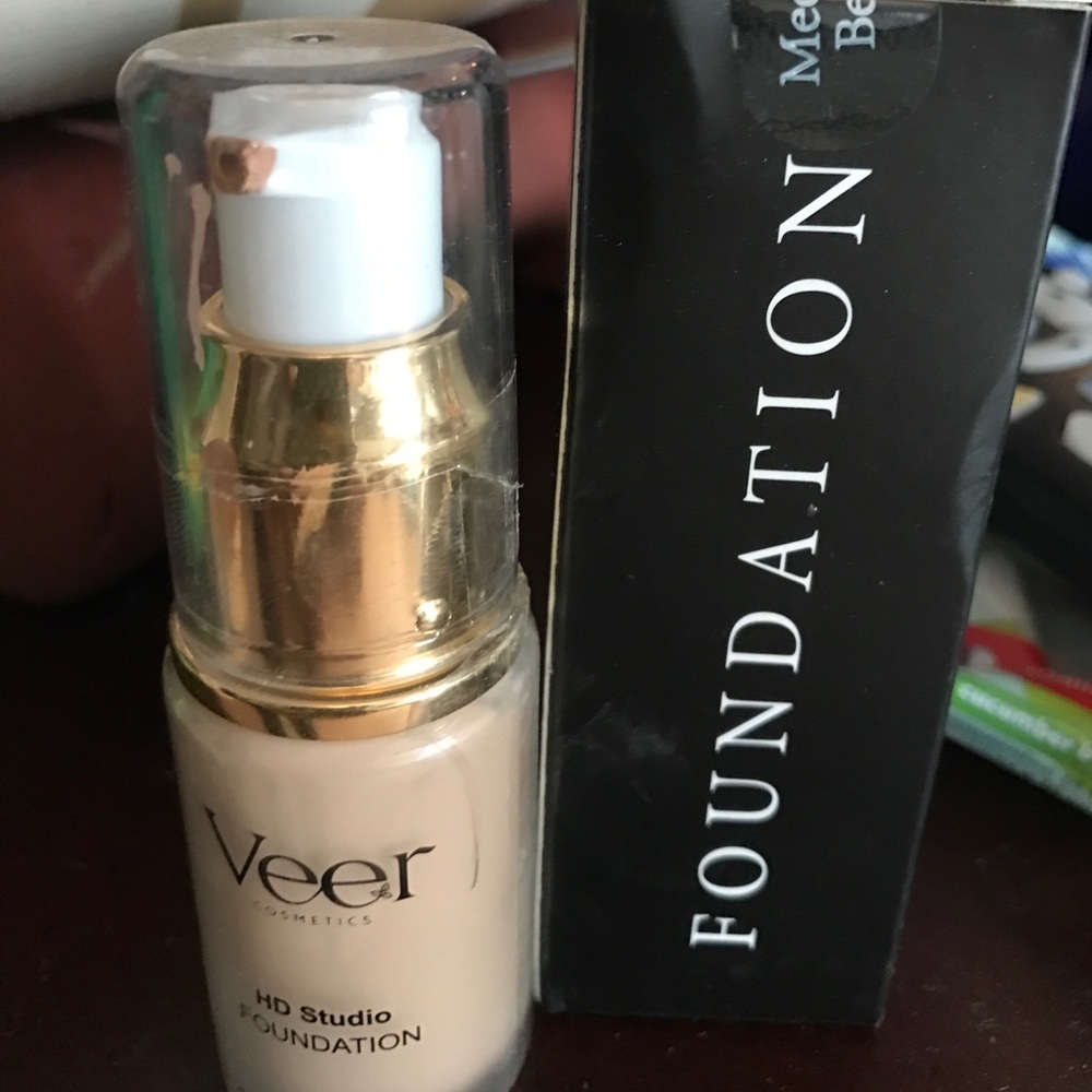 Veer Makeup Base-Medium Beige