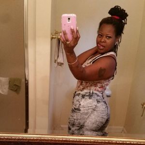 Meet your Posher, Ebony