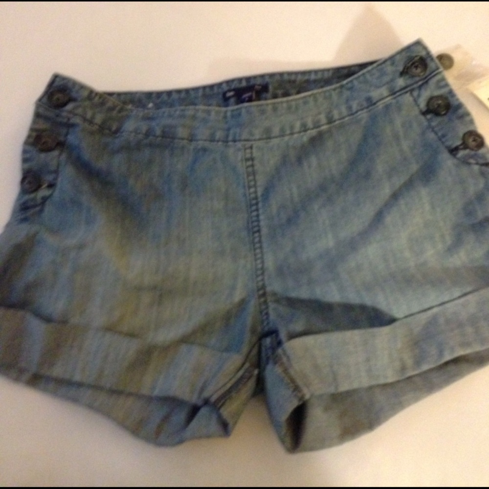 Gap shorts