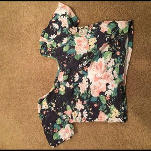 Floral short sleeve crop top