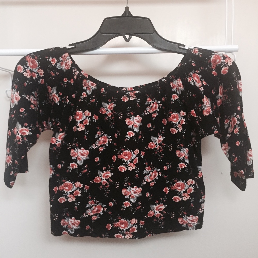 PacSun (Nollie) floral crop top