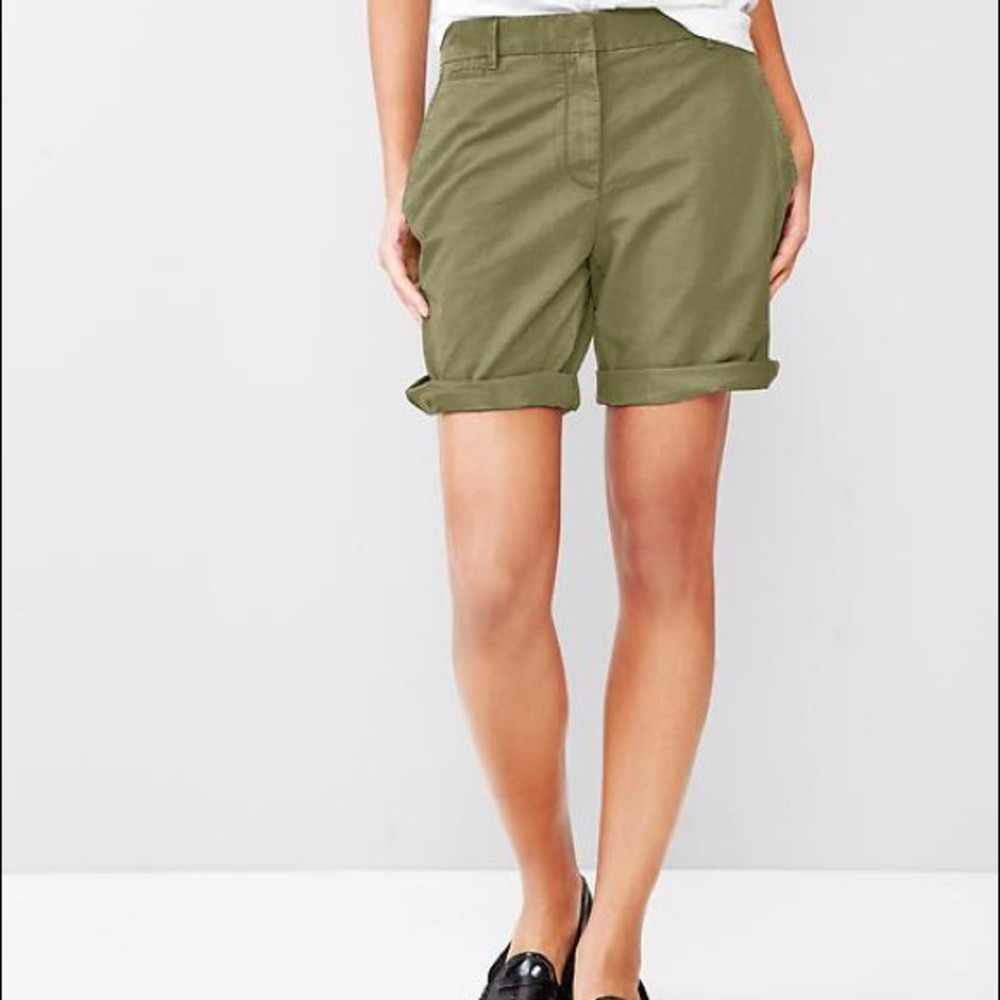 Gap boyfriend roll-up khaki shorts   Brand new!