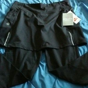 NWT Athleta 2 in 1 Capri