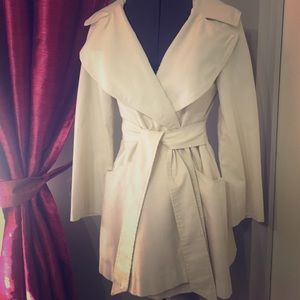 Vintage Limited trench, belted and hooded - cream