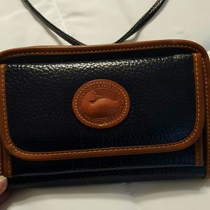 SOLD !!!!! Dooney and Bourke Crossbody