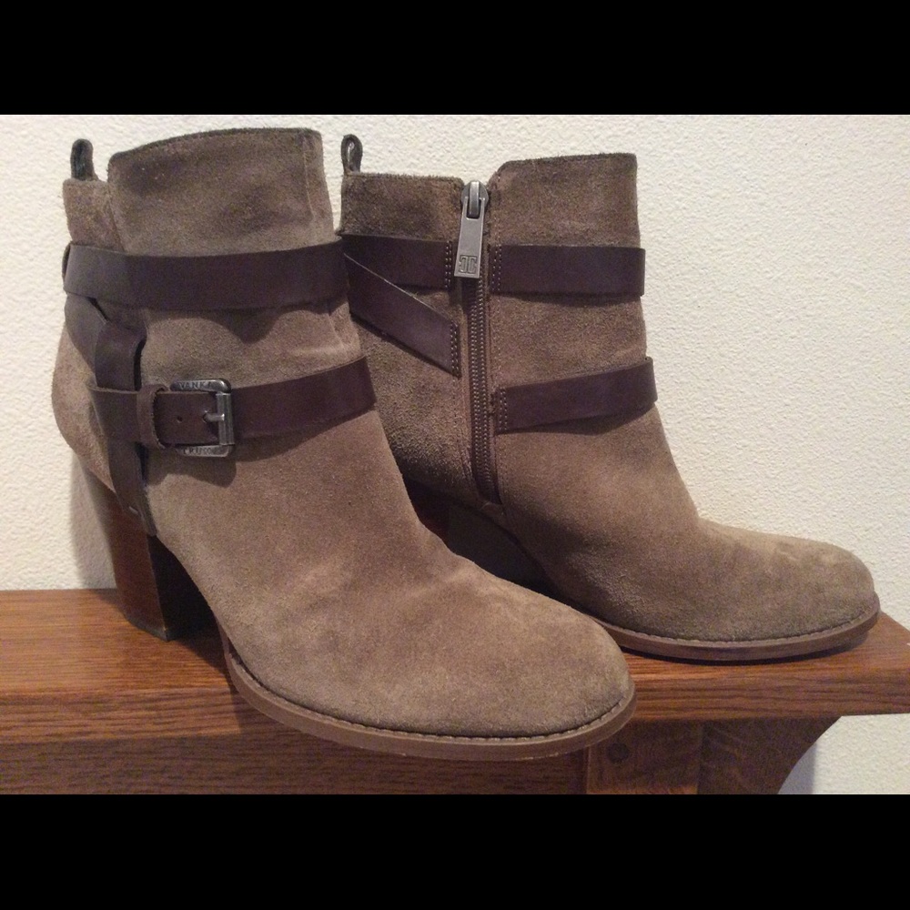 Ivanka Trumps boots size 8.5