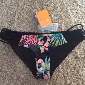 Ripcurl "Sweet Escape Luxe Hipster" reversible