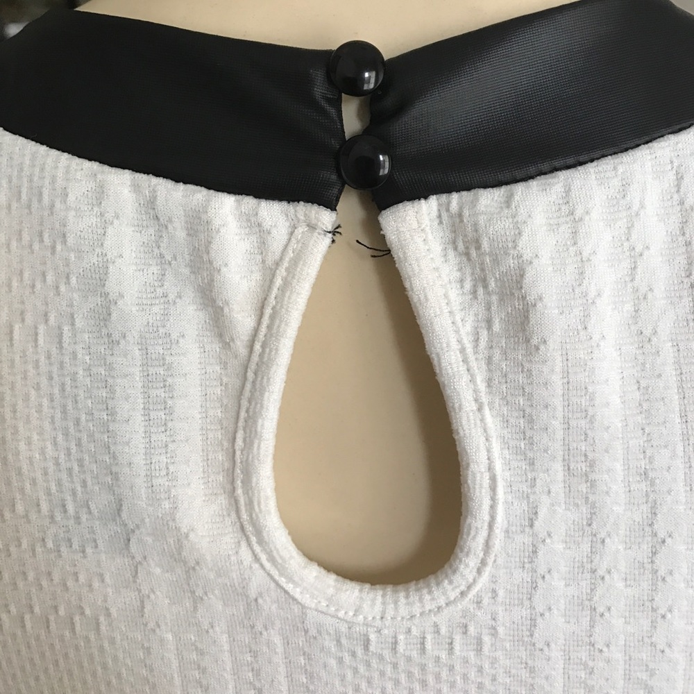 [[GIFTED]]ElegantWhiteDRESS w/ Black Accent.Small. - Picture 7 of 8