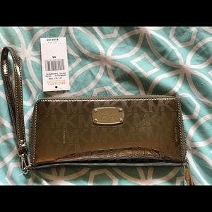 Michael Kors metallic nickel wallet
