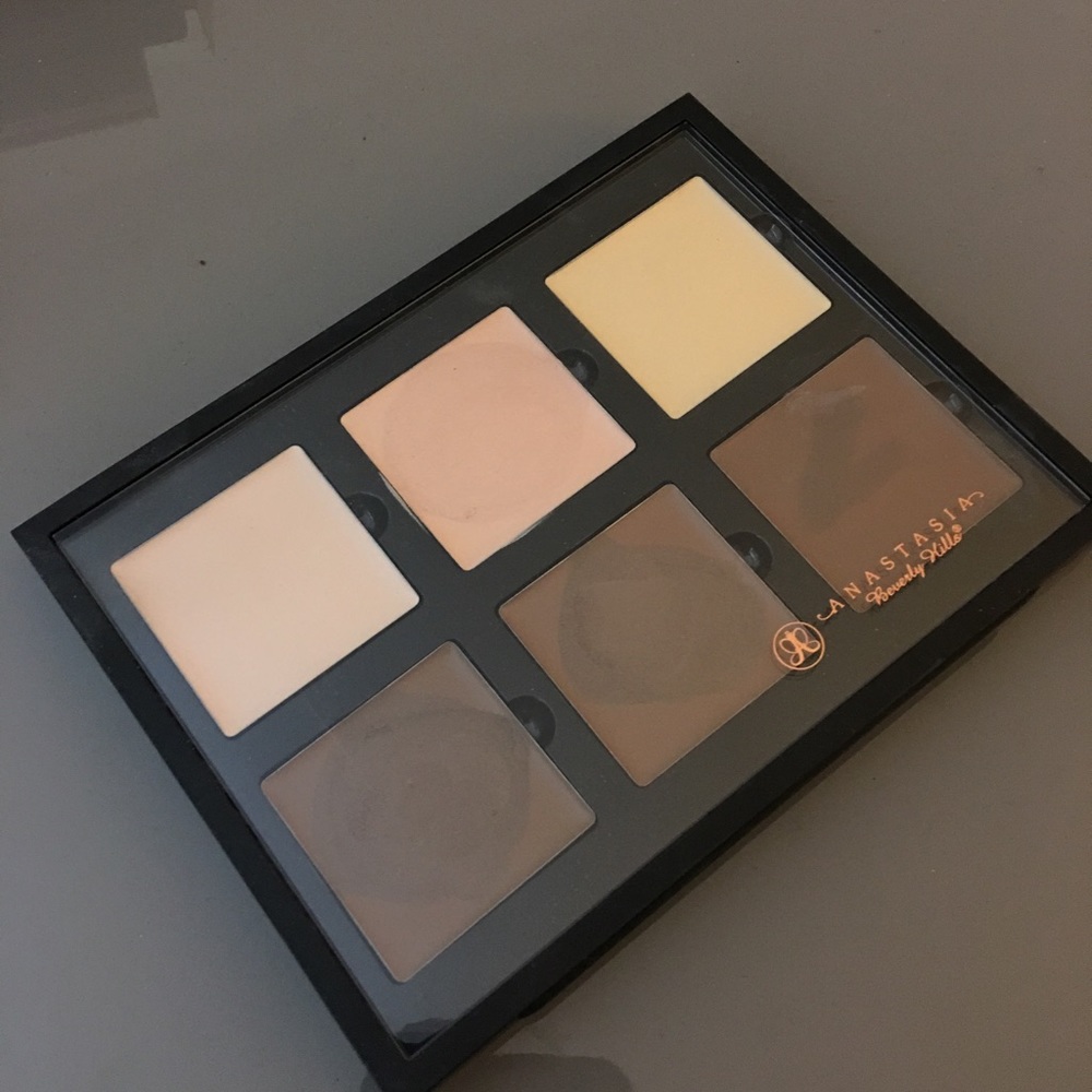 Contour Cream Kit - Light (barely used)