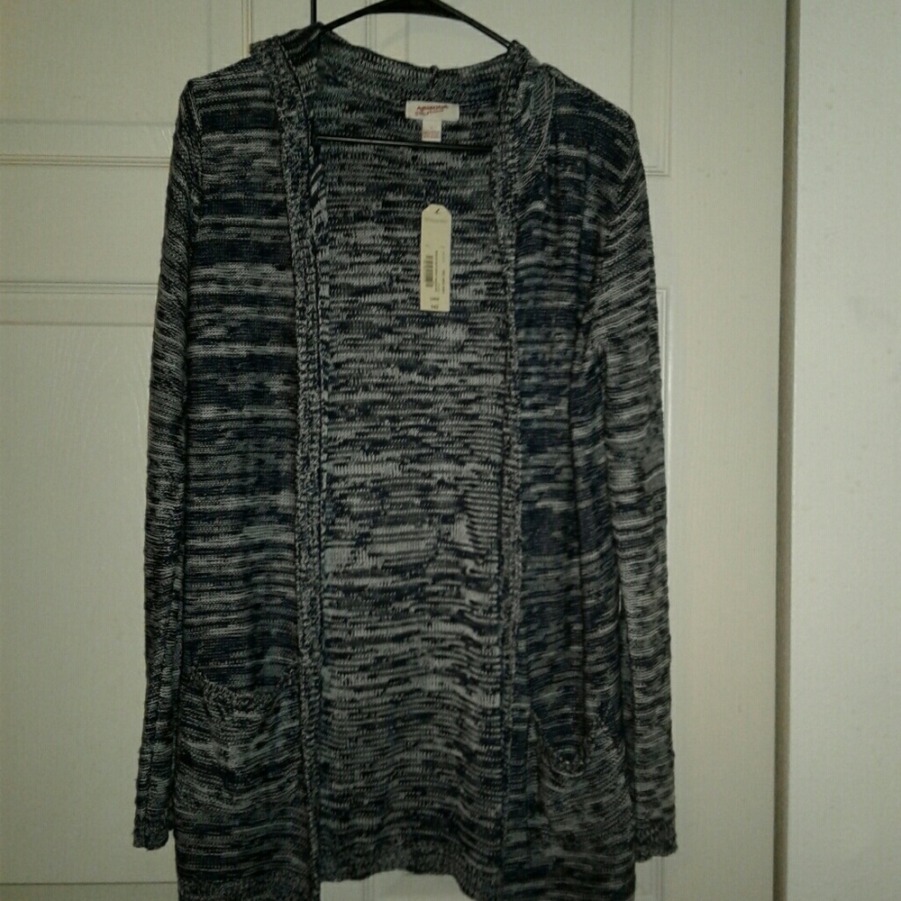 BNWT very nice cardigan with hood and pockets