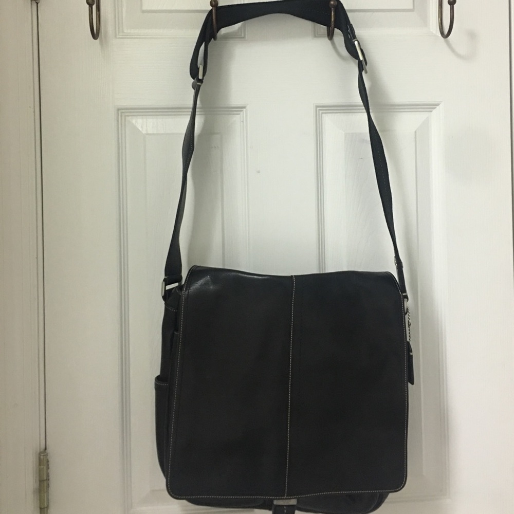 ECU Beautiful, soft leather Coach messenger bag