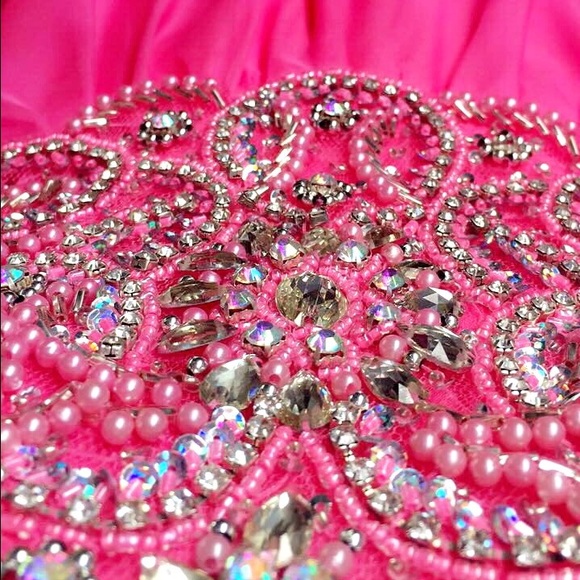 MUST GO PROM DRESS! - Picture 4 of 4