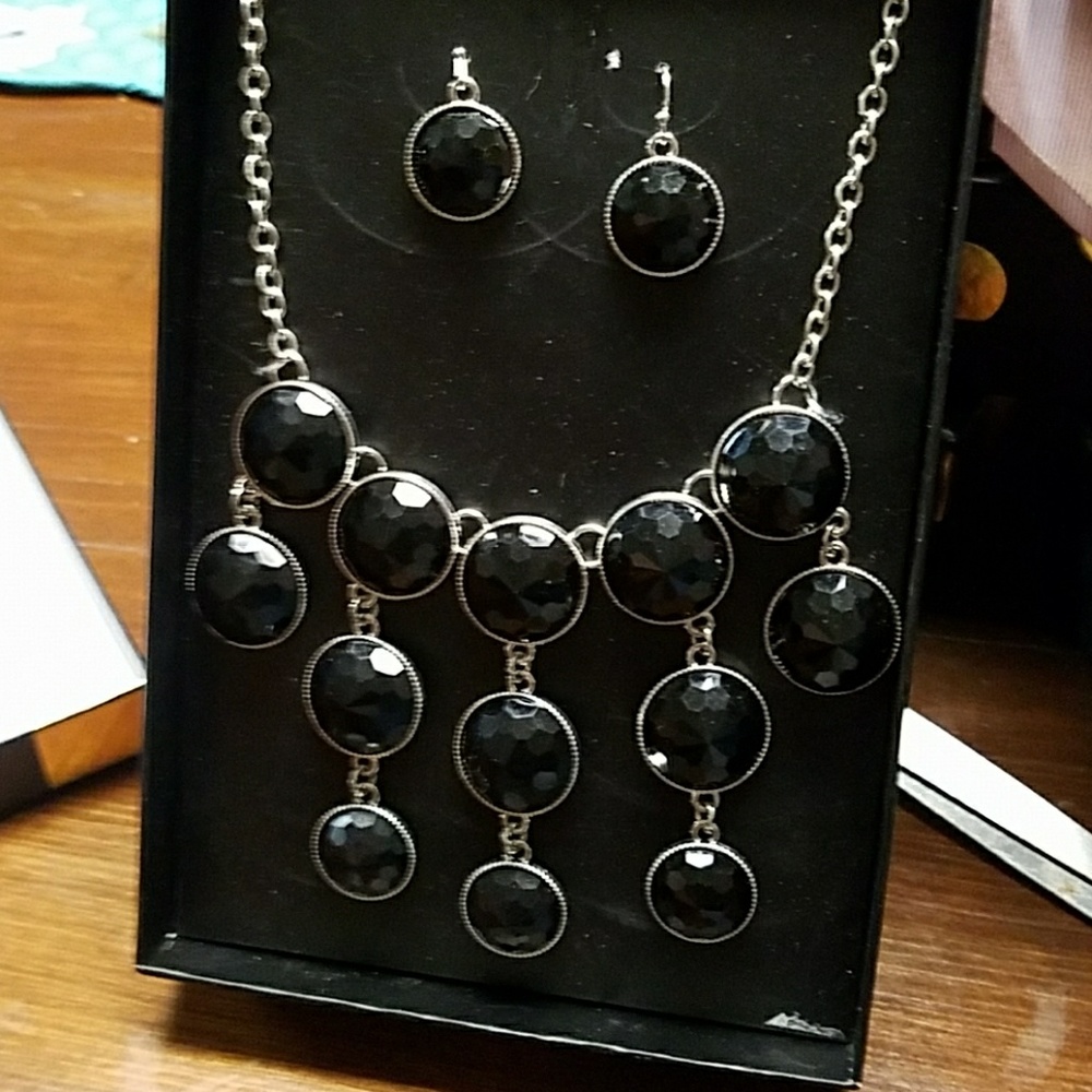 Necklace - Picture 2 of 2