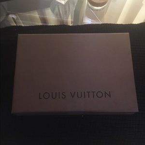 💯 Authentic Louis Vuitton box