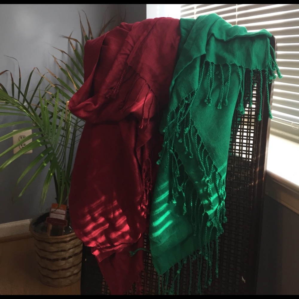 Scarves/pashminas