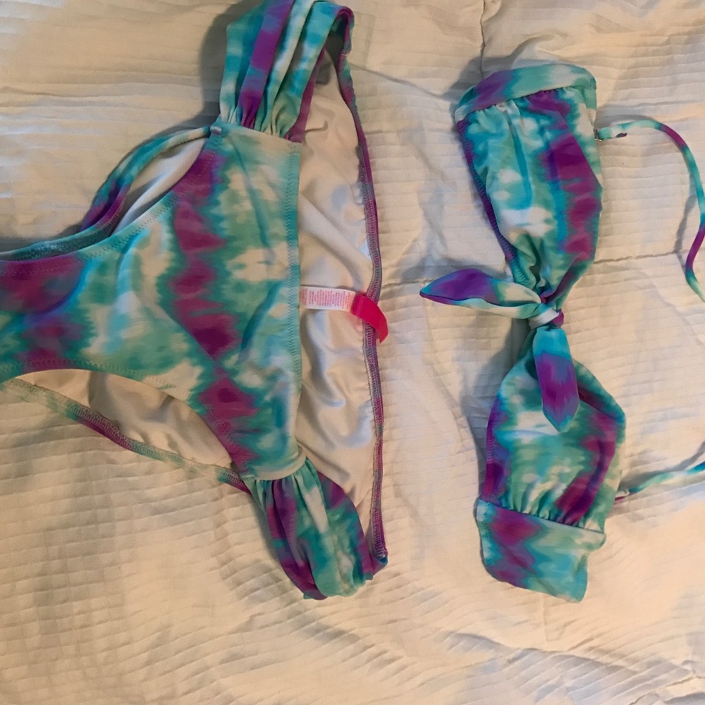 VS bikini