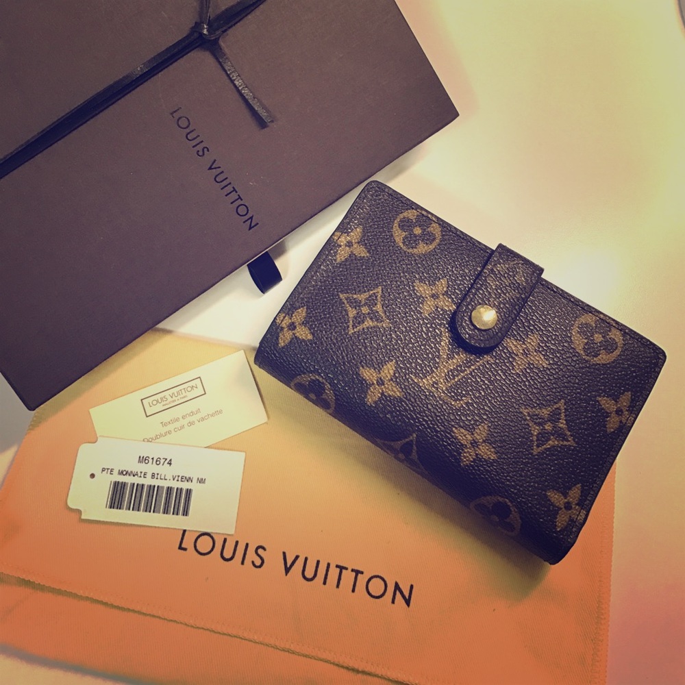 *SOLD*AUTHENTIC Louis Vuitton French Purse Wallet