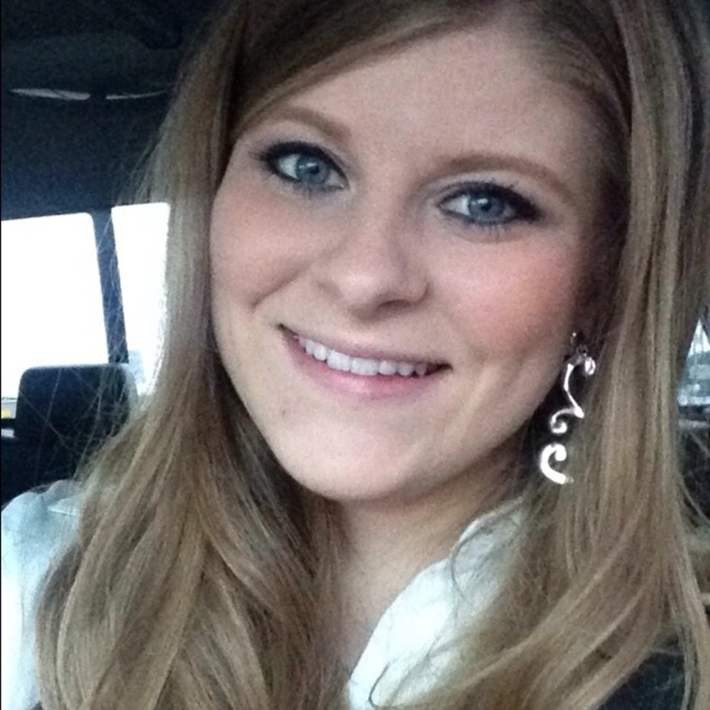 Meet your Posher, Abbie