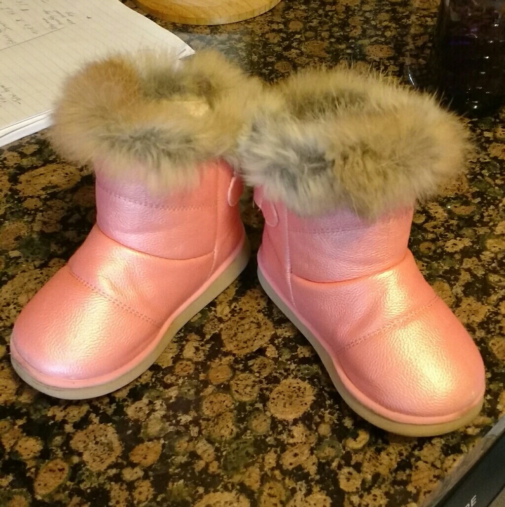 Snow boots with fur