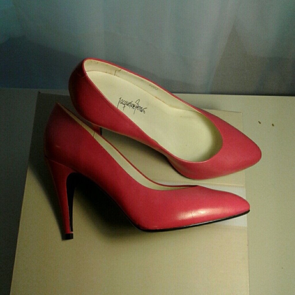 Bright Fuchia Pink Heels, Jaqueline Ferrar pumps - Picture 4 of 4